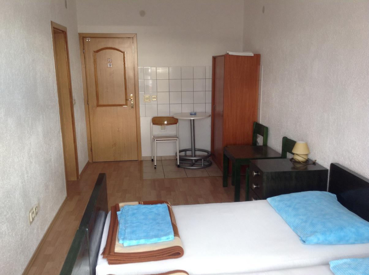 Katarina Apartments And Rooms Сибин Кръмпотски Стая снимка