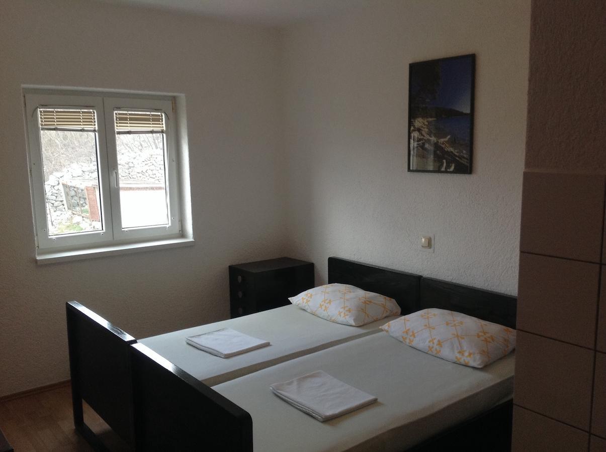 Katarina Apartments And Rooms Сибин Кръмпотски Стая снимка