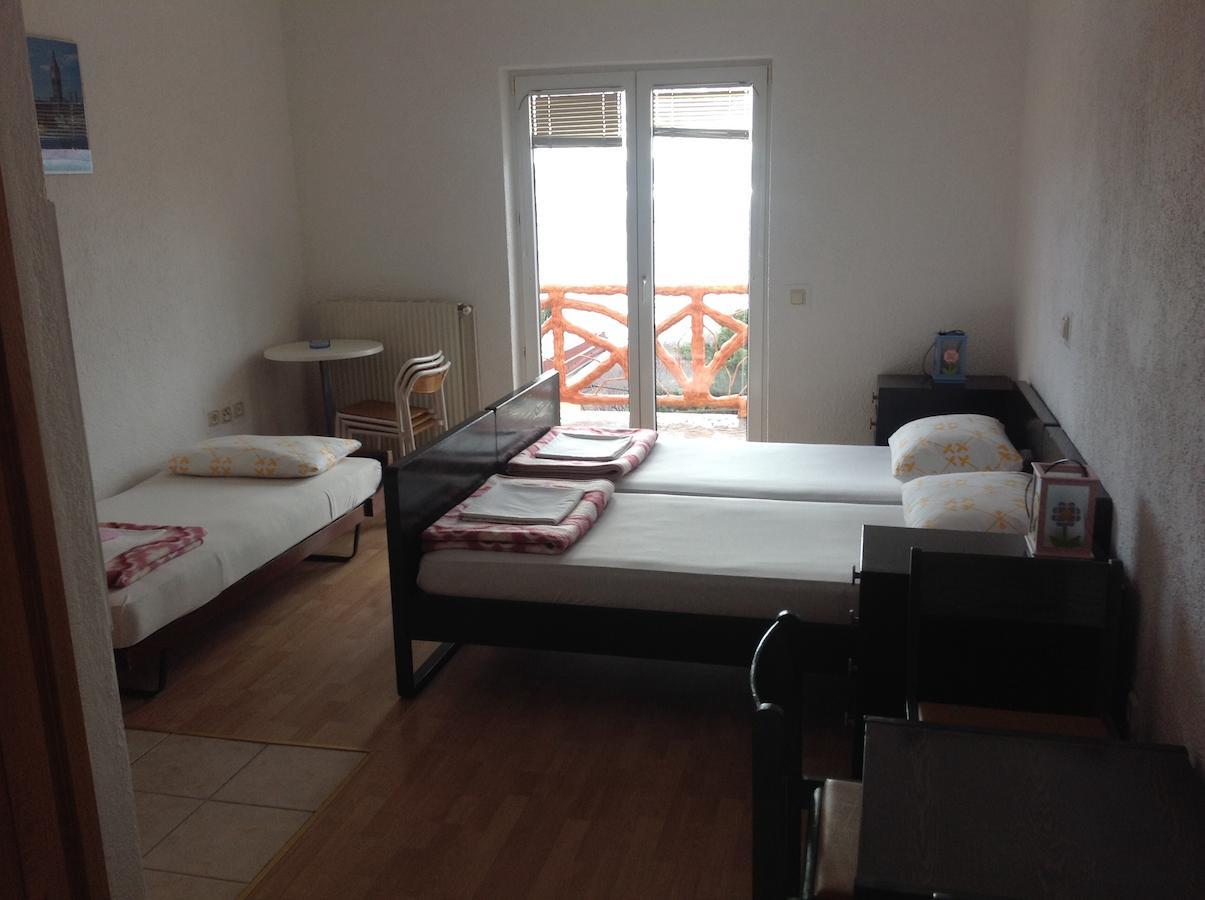 Katarina Apartments And Rooms Сибин Кръмпотски Стая снимка